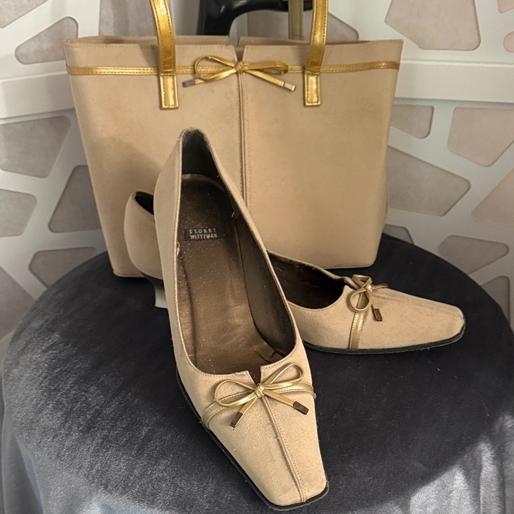 Stuart Weitzman Beige Heels with Gold Bows